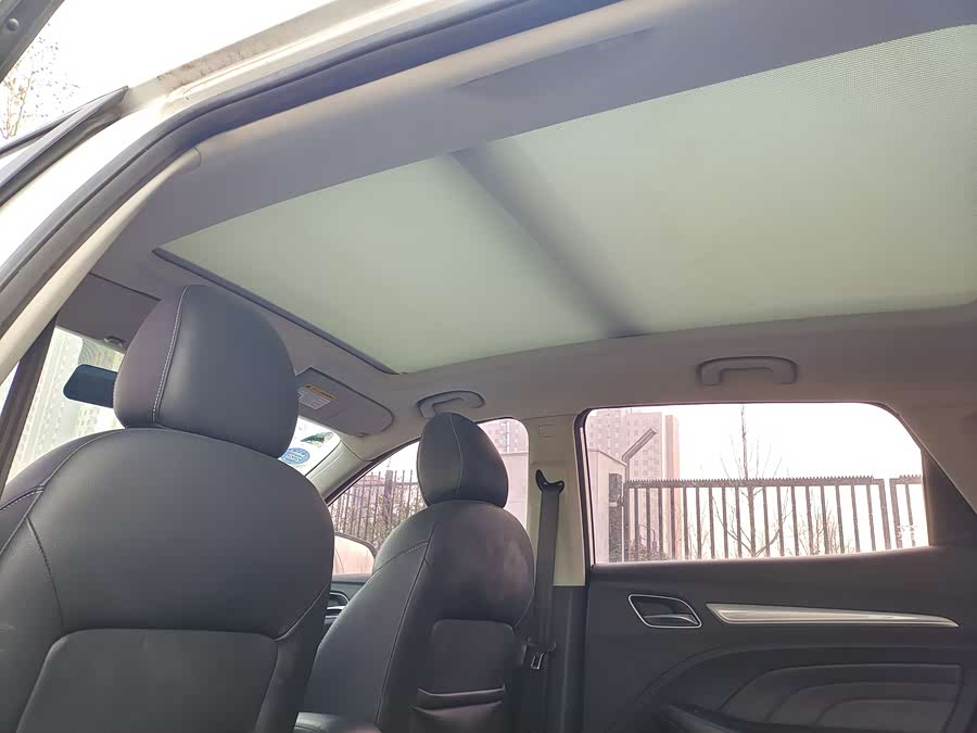 Roewe RX3 2019 car image #7