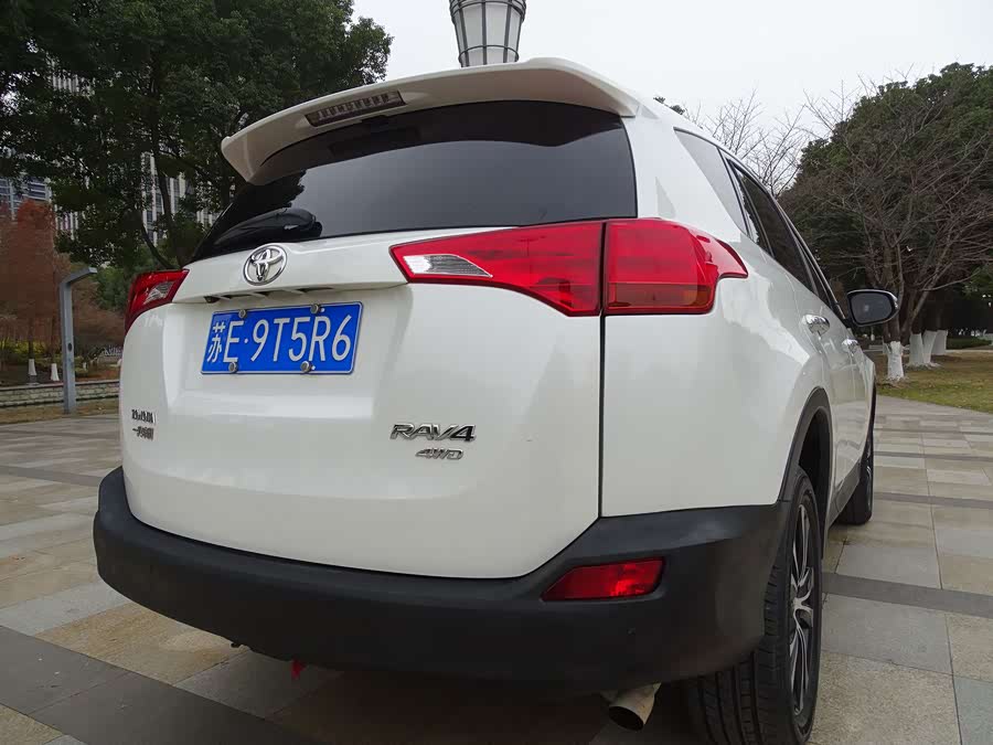 Toyota RAV4 2015 car image #7