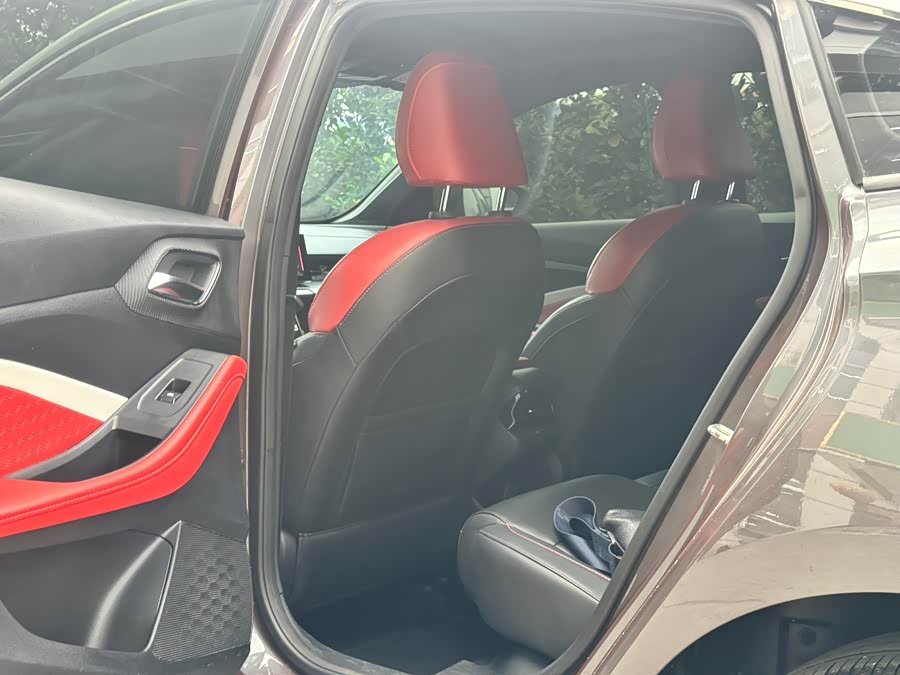 MG 4 EV 2025 car image #7