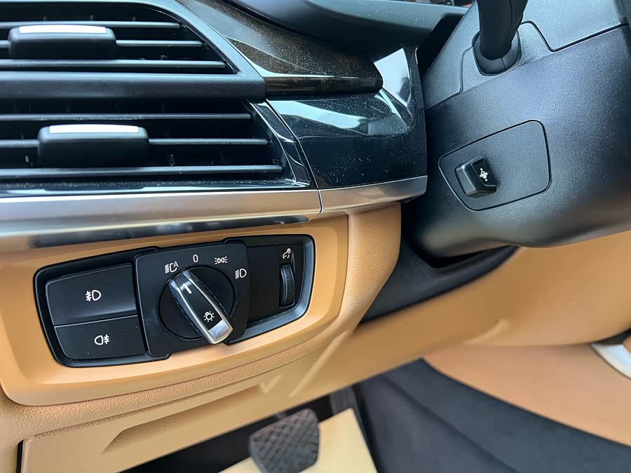 BMW X6 2018 imagem de carro #7