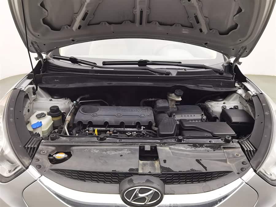 Hyundai ix35 2012 car image #7