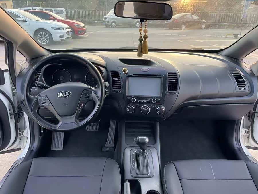 Kia K3 2013 car image #7