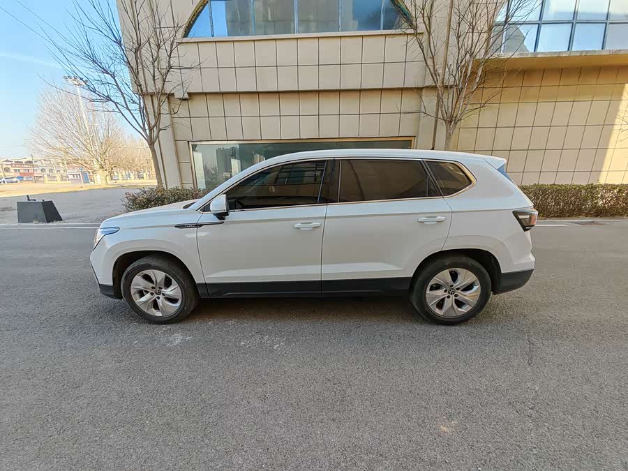 Volkswagen Tharu 2023 car image #7