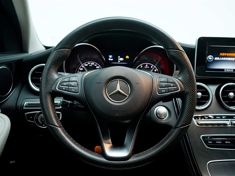 Mercedes-Benz C Class 2015 car image #7