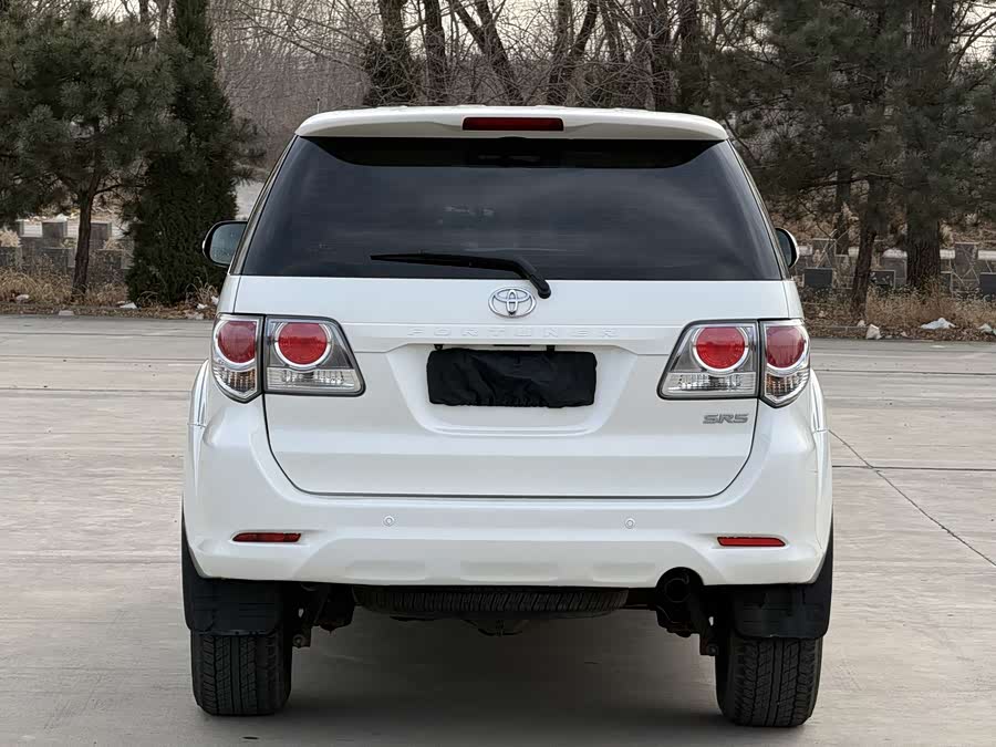 Toyota Fortuner 2016 immagine di auto #7