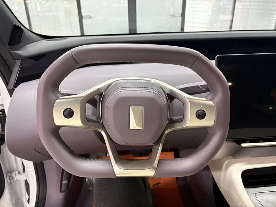 Avatr 12 2025 car image #7