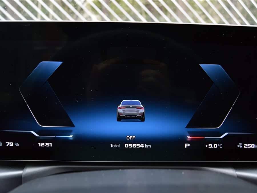 BMW i4 2024 car image #7