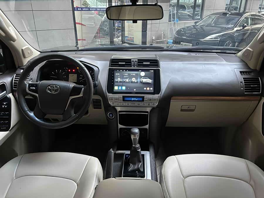 Toyota Land Cruiser Prado 2019 car image #7