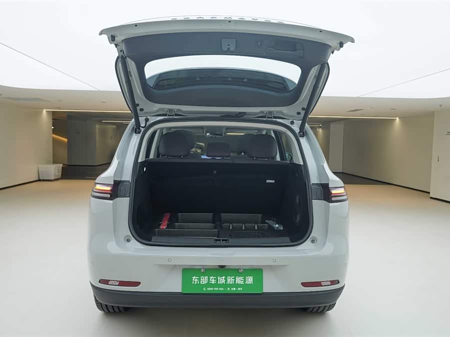 零跑汽车 零跑C10 2025 汽车图片 #7