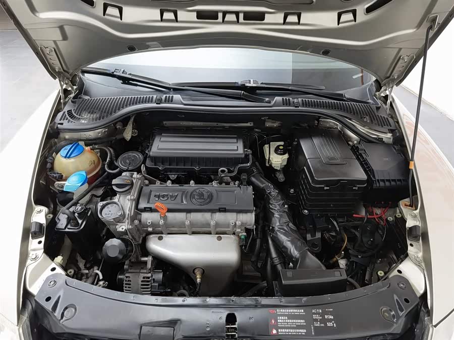 Skoda Octavia 2012 car image #7