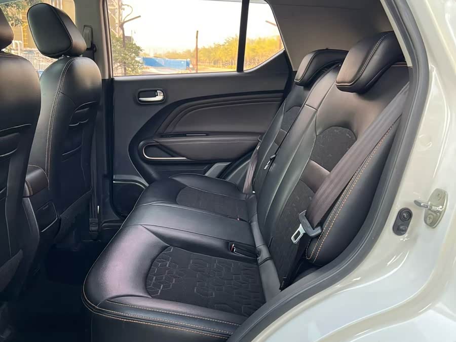 GAC Trumpchi GS3 2019 #7 GAC Trumpchi GS3 2019 car image #7