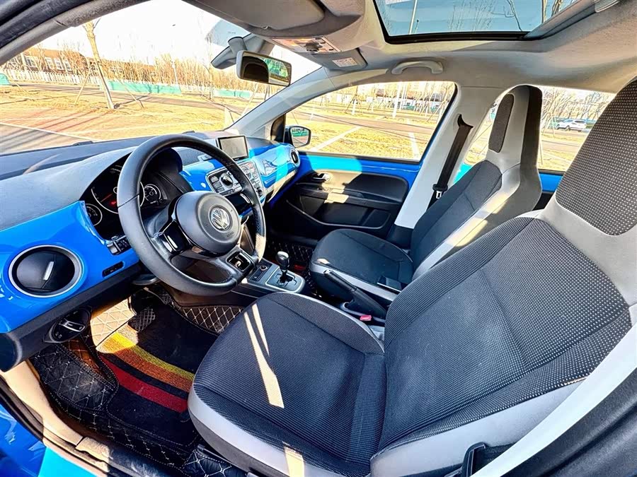 Volkswagen up! 2016 immagine di auto #7