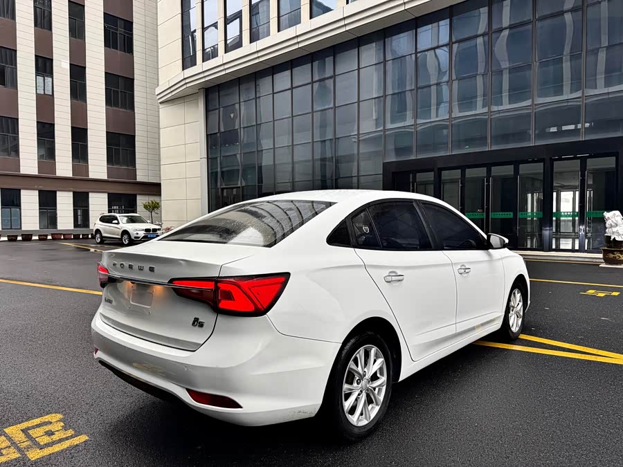 Roewe i5 2019 car image #7