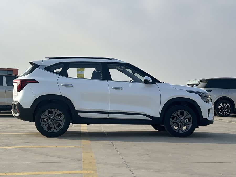 Kia Seltos 2025 car image #7