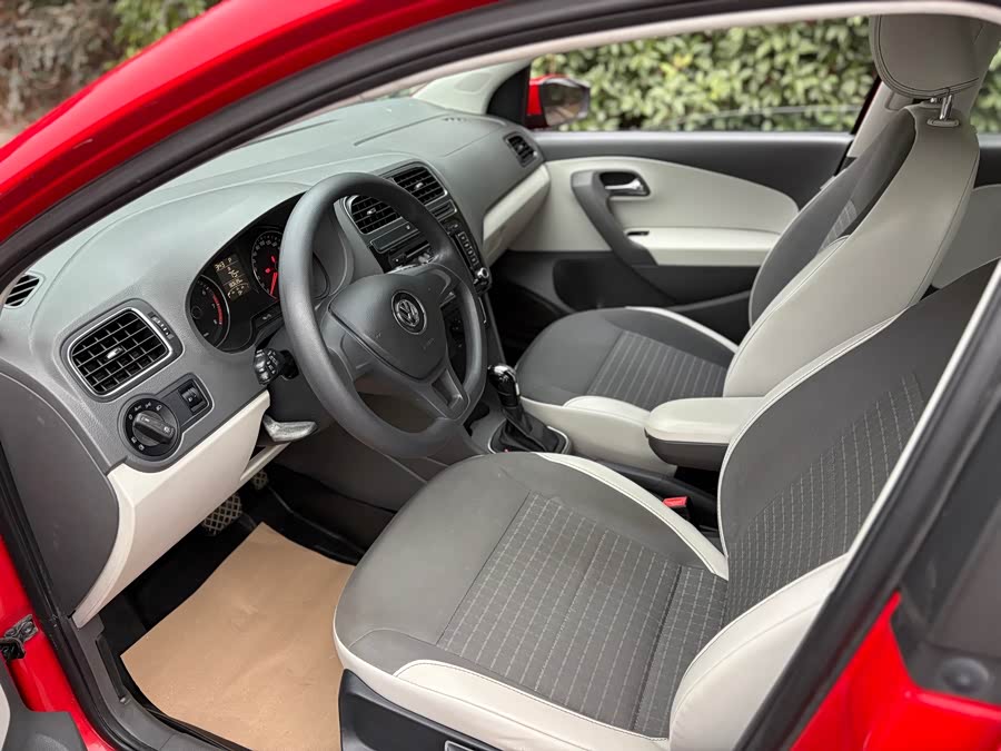 Volkswagen Polo 2015 immagine di auto #7