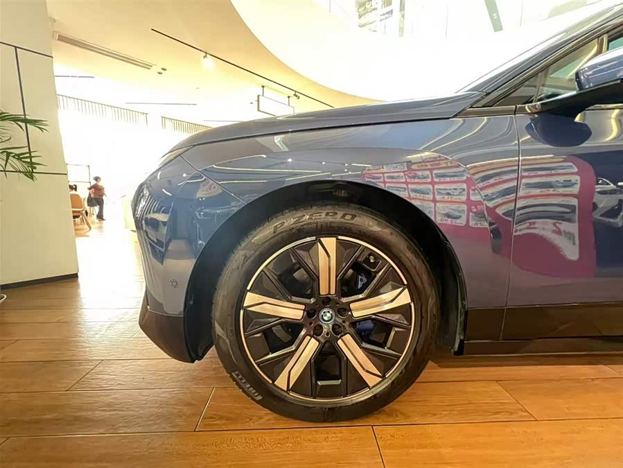 BMW 5 Series 2011 car image #7