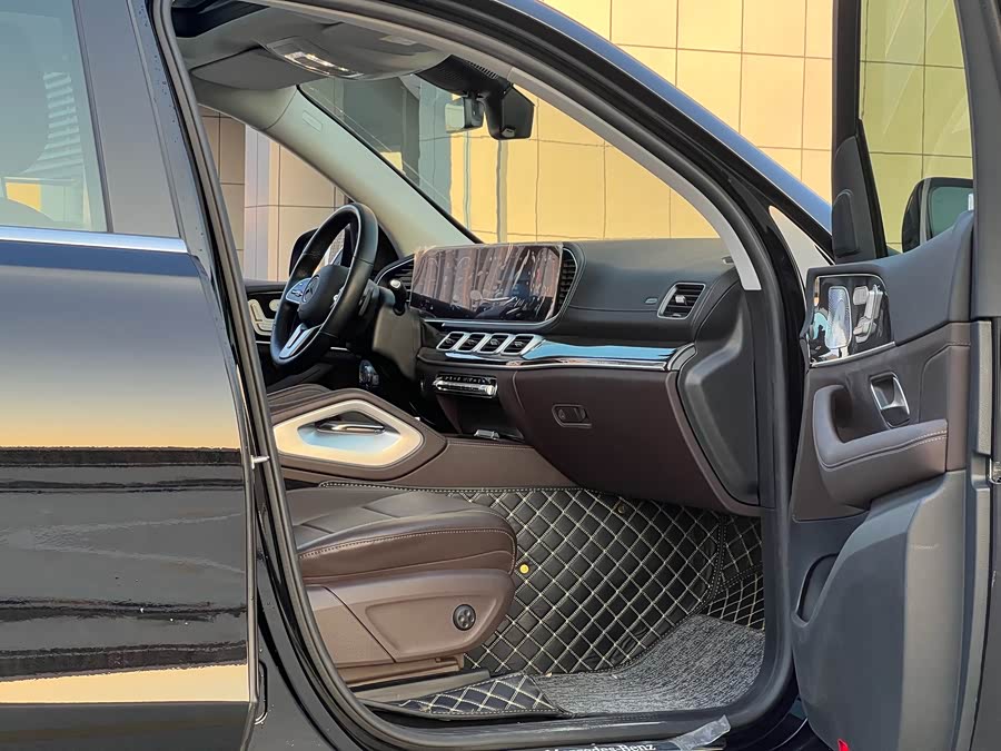 Mercedes-Benz GLE Class 2023 car image #7