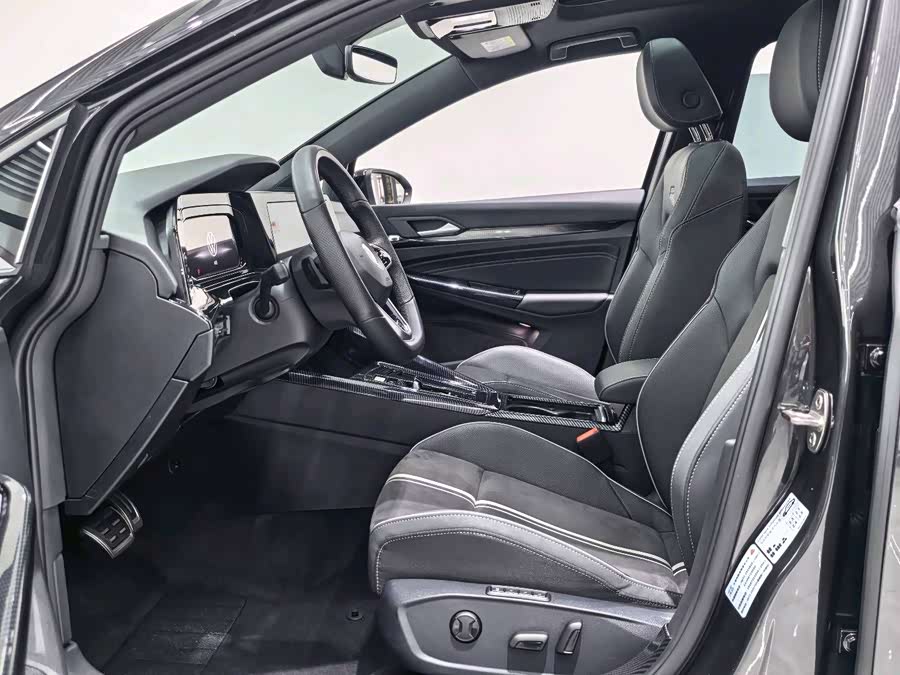 Volkswagen Golf 2024 car image #7