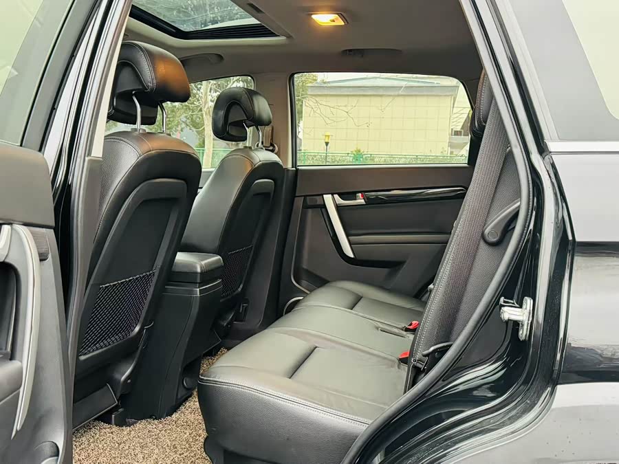 Chevrolet Captiva 2012 car image #7