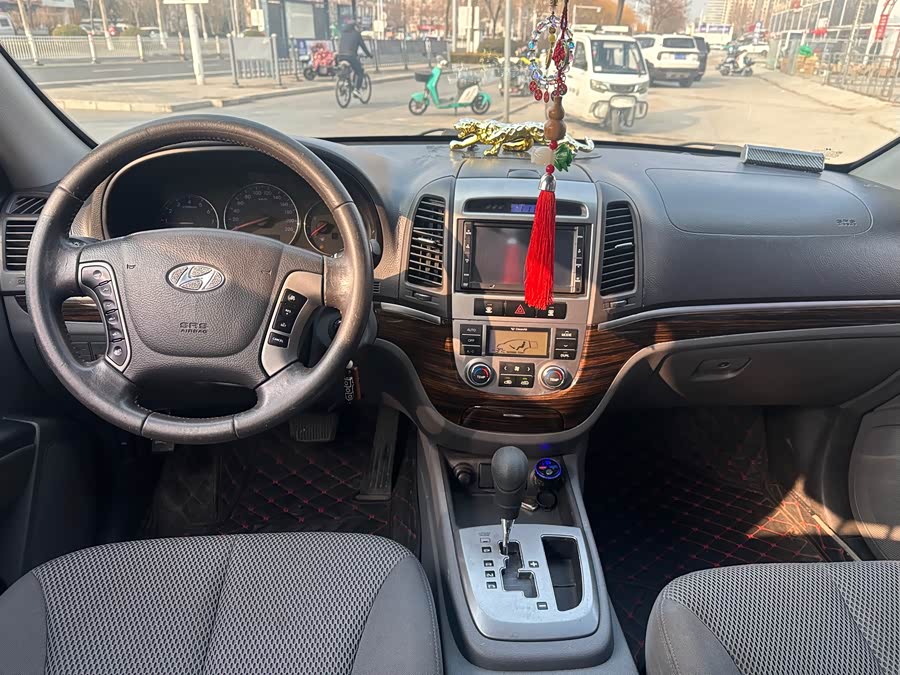 Hyundai Santa Fe Classic 2010 car image #7