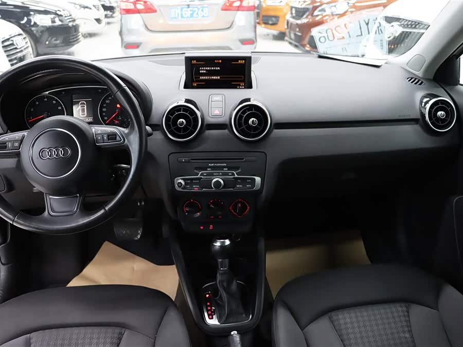 Audi A1 2011 car image #7