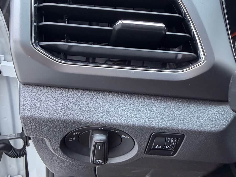 Volkswagen T-Cross 2021 car image #7
