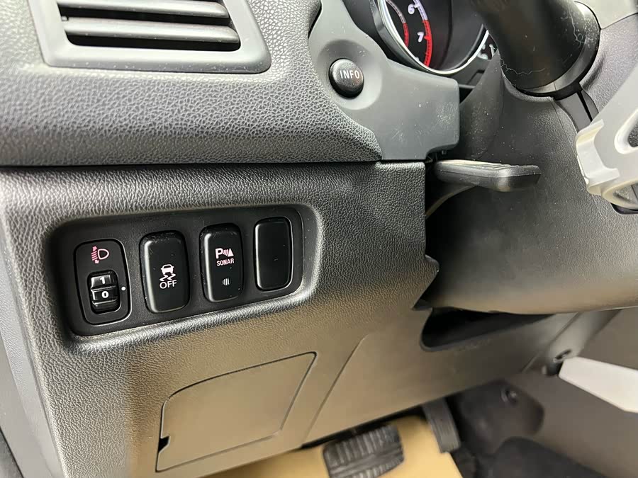 Citroen C4 Aircross (Imported) 2015 car image #7