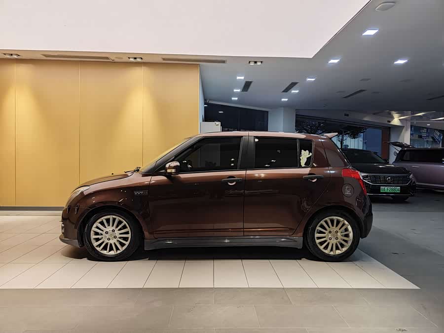 Suzuki Swift 2015 car image #7