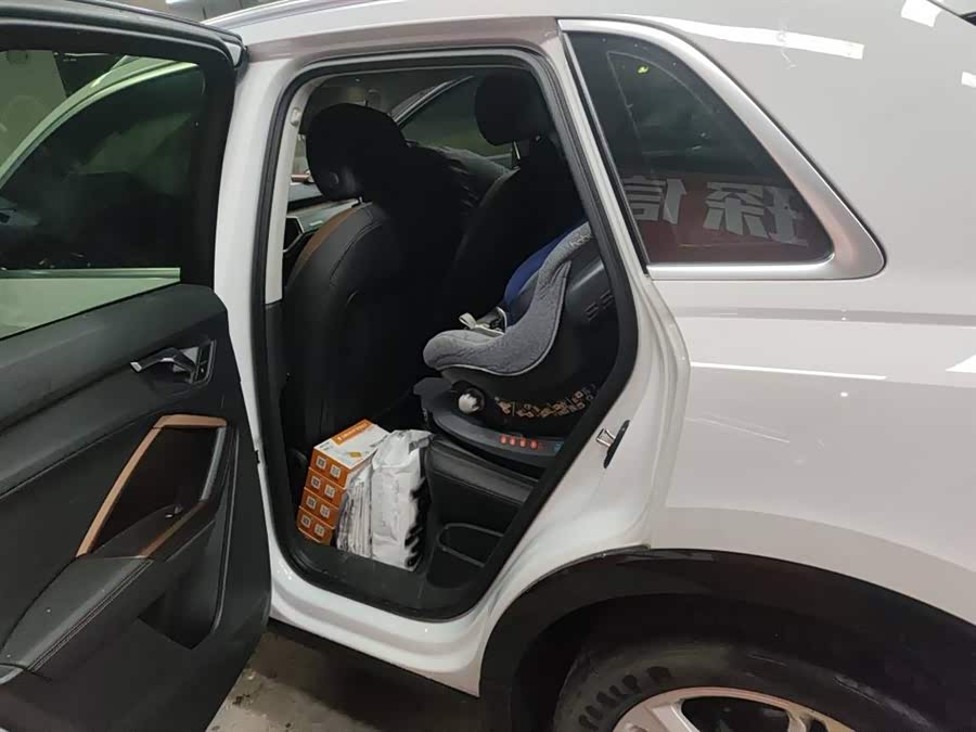 Audi Q3 2021 car image #7
