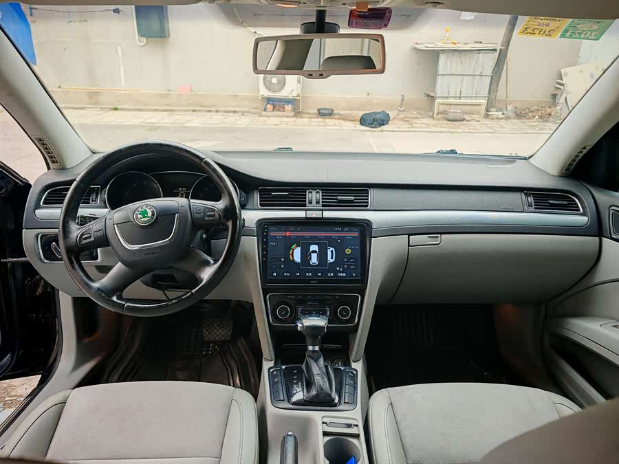 Skoda Superb 2012 صورة سيارة #7