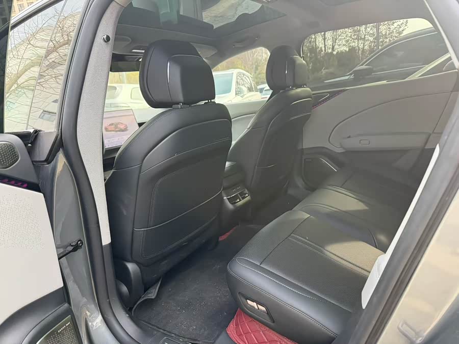 Zeekr 007 2024 immagine di auto #7