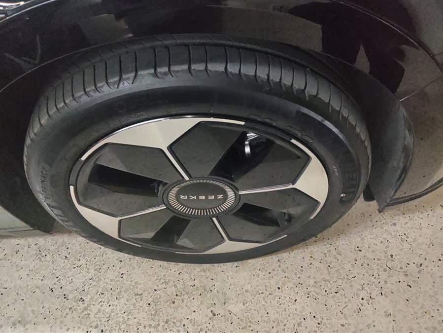 Zeekr 007 2024 immagine di auto #7