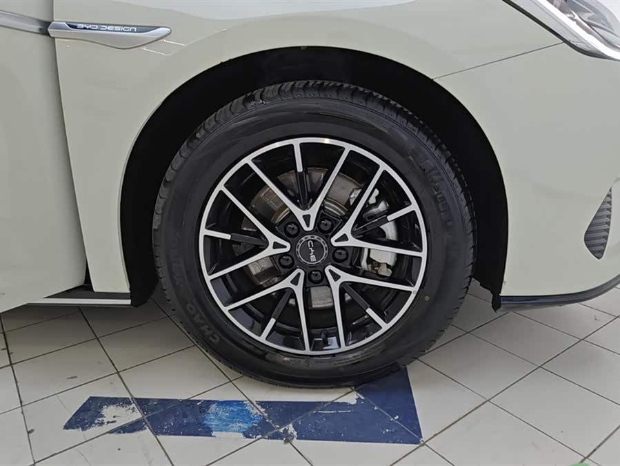 BYD Seal 07 DM-i 2025 immagine di auto #7