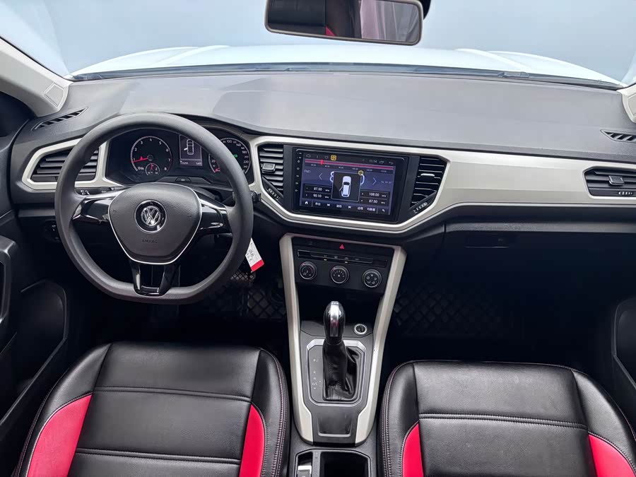 Volkswagen T-Roc 2019 car image #7