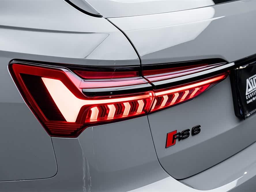 Audi RS 6 2021 immagine di auto #7