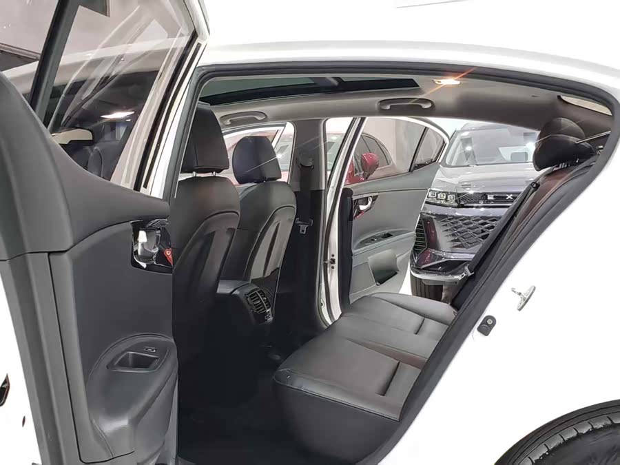 起亚 起亚K4 2015 汽车图片 #7