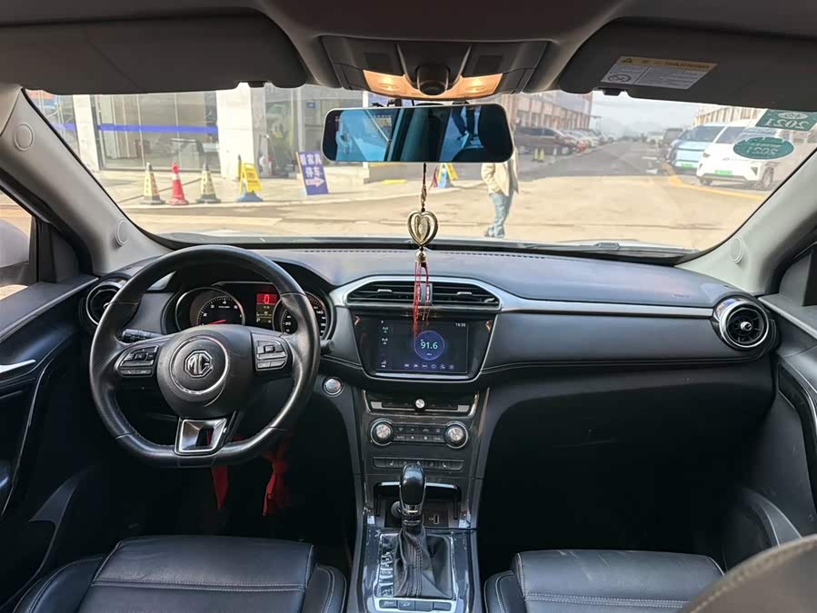 MG GS 2017 car image #7