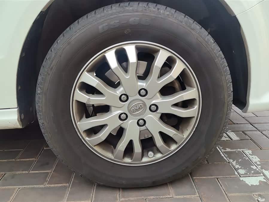 BYD e6 2015 car image #7