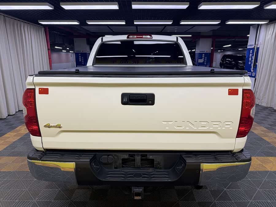 Toyota Tundra 2018 immagine di auto #7