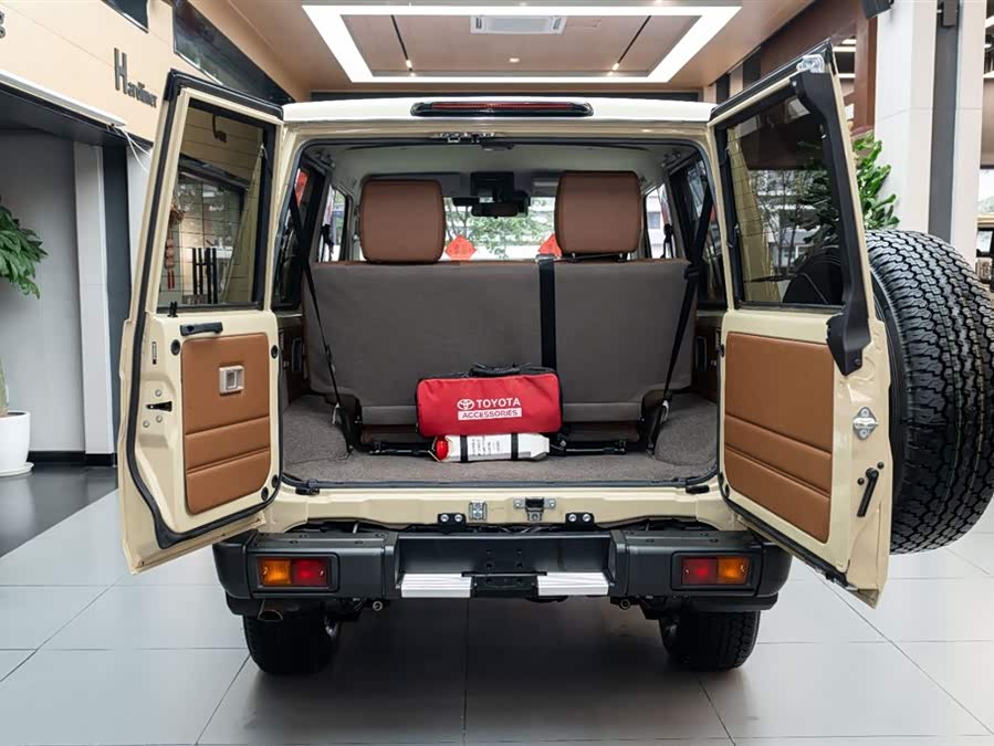 Toyota 2025 car image #7