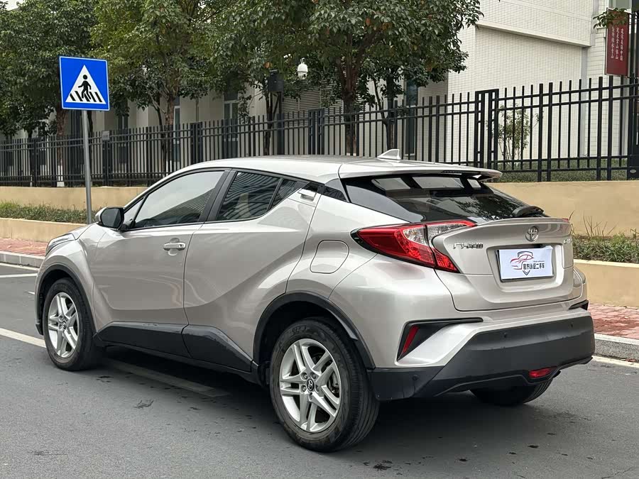 Toyota C-HR 2021 car image #7