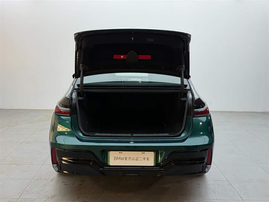 BMW i7 M70L 2024 #7 BMW i7 M70L 2024 car image #7