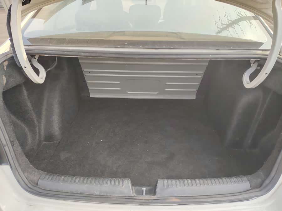 Skoda Rapid 2018 car image #7