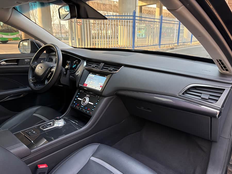 Ford Taurus 2018 car image #7