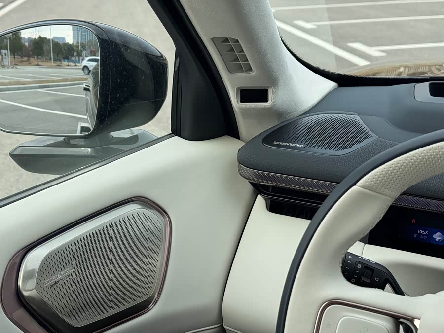 Lynk & Co 900 2025 car image #7
