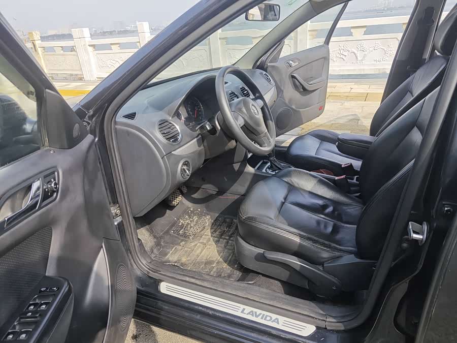 Volkswagen Lavida 2011 изображение автомобиля #7