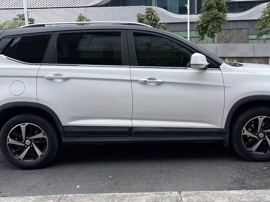 Forthing T5 2020 imagem de carro #7