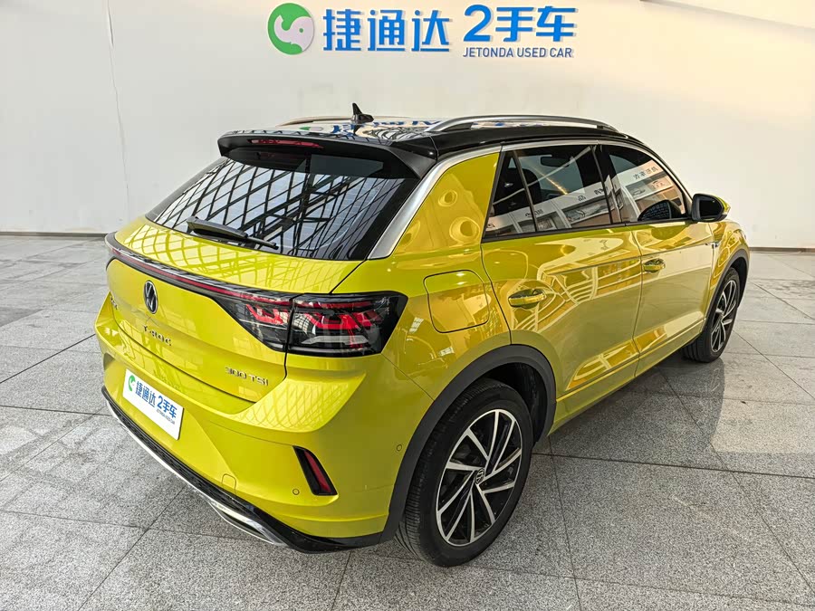 Volkswagen T-Roc 2023 car image #7