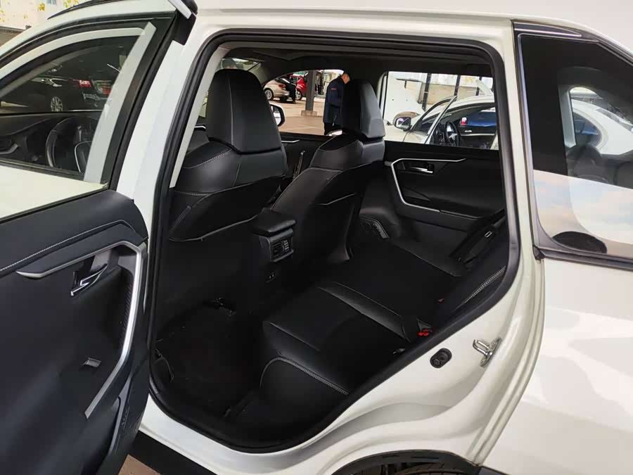 Toyota RAV4 2020 car image #7