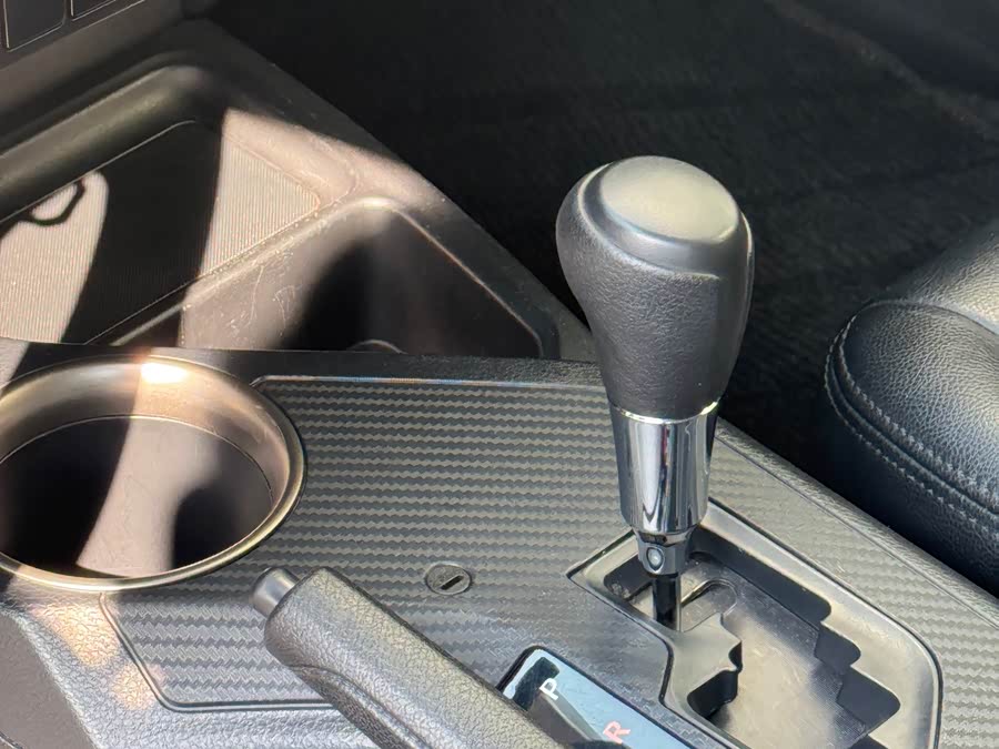 Toyota RAV4 2015 car image #7